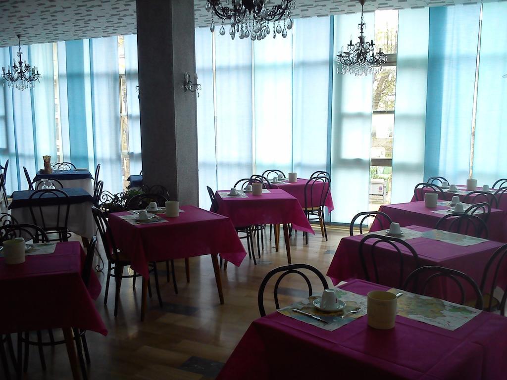 Hotel Darsena Cesenatico Exterior photo