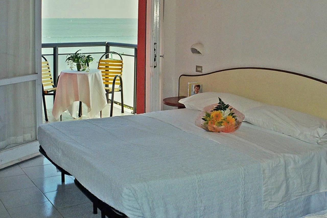 Hotel Darsena Cesenatico Exterior photo